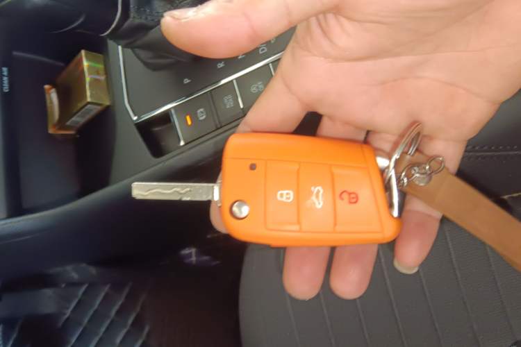 Used Volkswagen Lavida 2019 1.5L Automatic Vision Edition China VI Standard Vehicle Key