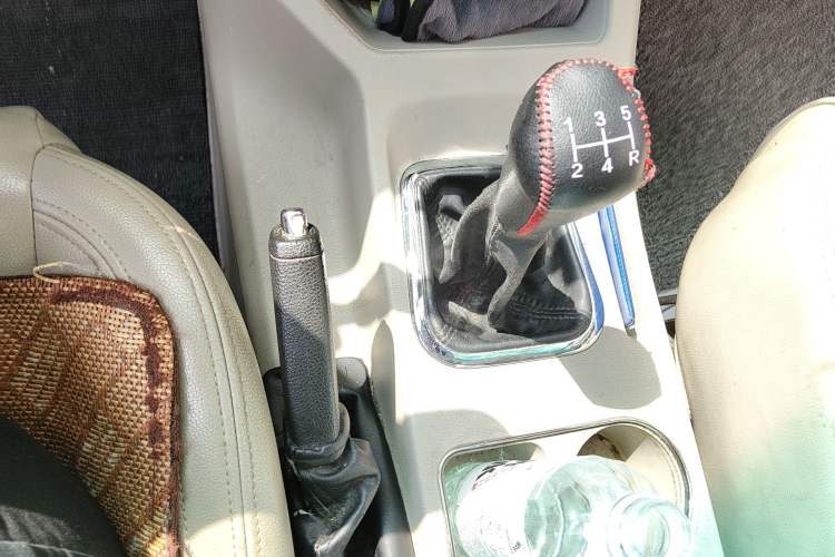 Used FORTHING Lingzhi 2017 M5 1.6L Luxury Model Gear Lever