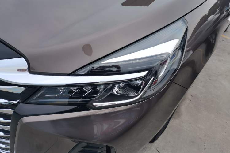 Used Buick GL8 2023 Land Executive Class Deluxe Model