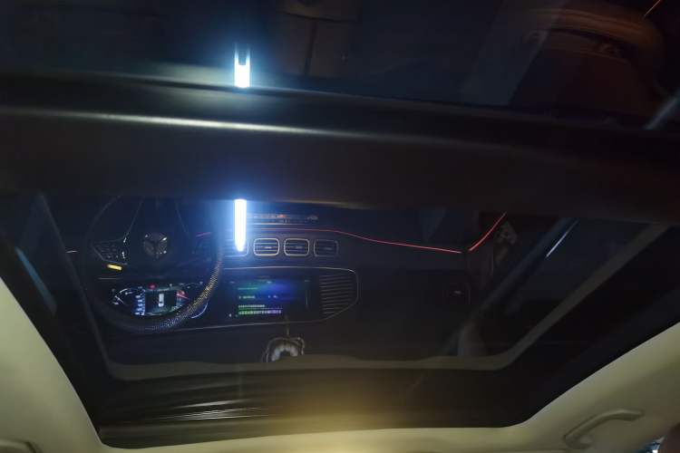 Used Mercedes-Benz GLE 2023 GLE 450 4MATIC Stylish Model Headliner