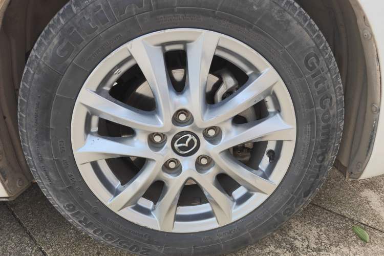 Used Mazda 3 Axela 2017 Sedan 1.5L Automatic Comfort Model Emission Standard China V Right Front Wheel Hub