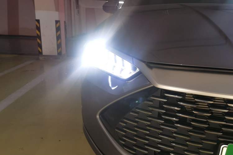 Used BYD Qin PLUS 2024 HONOR Edition DM-i 55KM Beyond Model
