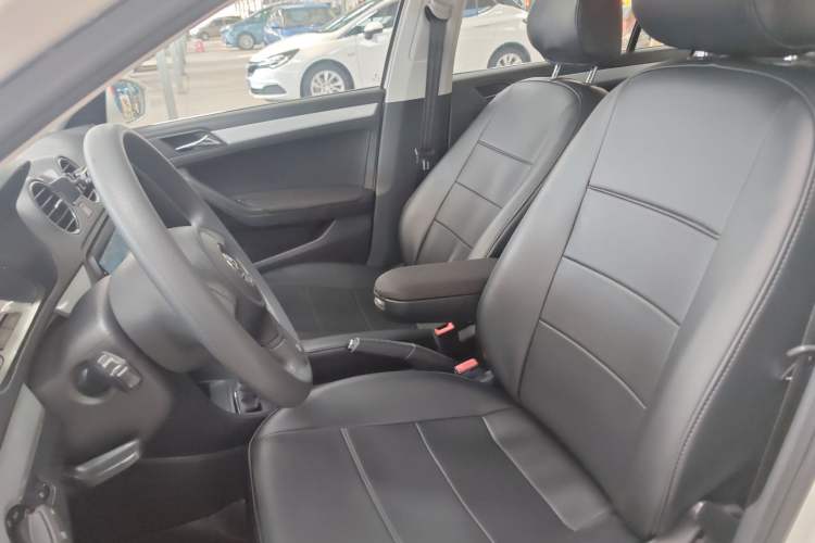 Used Volkswagen Jetta 2015 1.6L Manual Comfort Model
