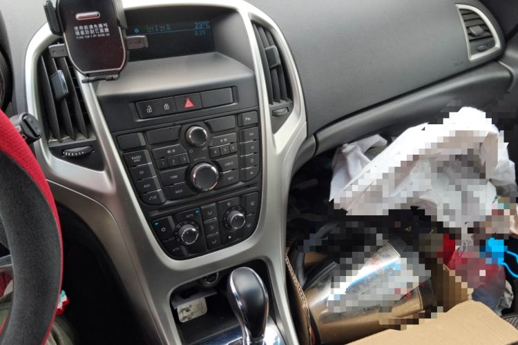 Used Buick GT 2013 XT 1.6L Automatic Fashion Edition Audio And AC Panel