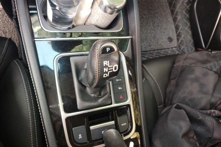 Used BYD Song MAX 2021 Upgraded Model 1.5T Automatic Prestige 6-Seater Gear Lever