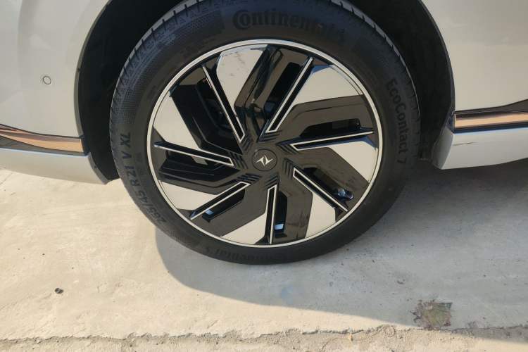 Used Dongfeng eπ eπ008 2024 210Max Range-Extended Version 6 Seats
