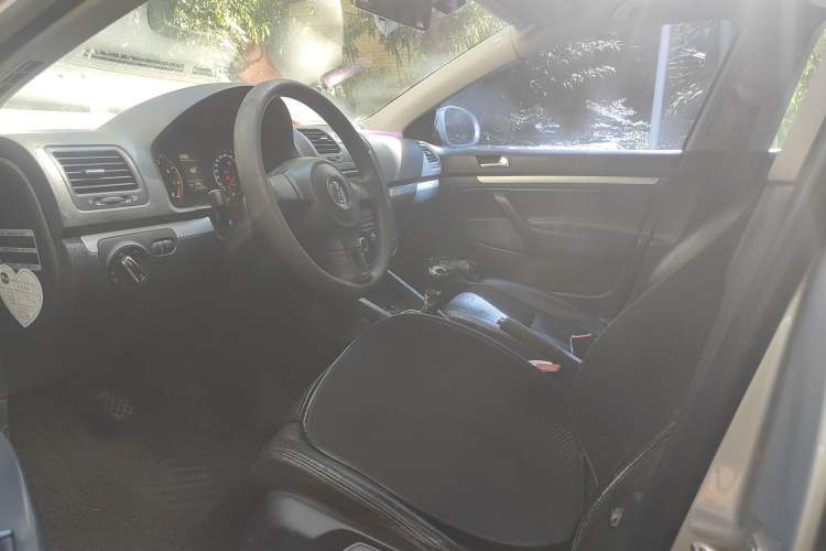 Used Volkswagen Sagitar 2009 1.6L Manual Comfort Edition