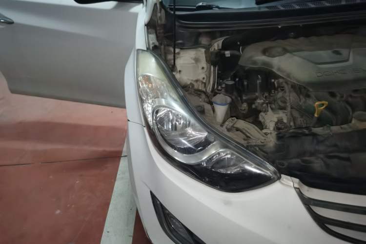 Used Hyundai Elantra (5th Generation / Langdong) 2013 1.6L Automatic Leading Model Right Front Headlight