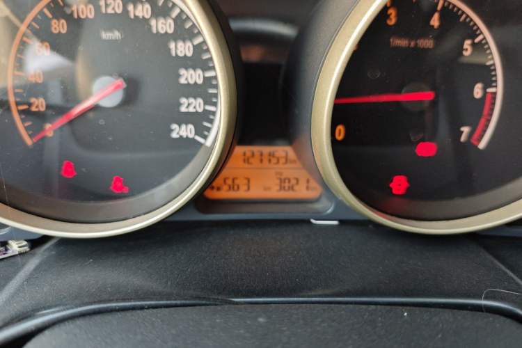 Used Brilliance H330 2013 1.5L Manual Luxury Model Odometer Close Up