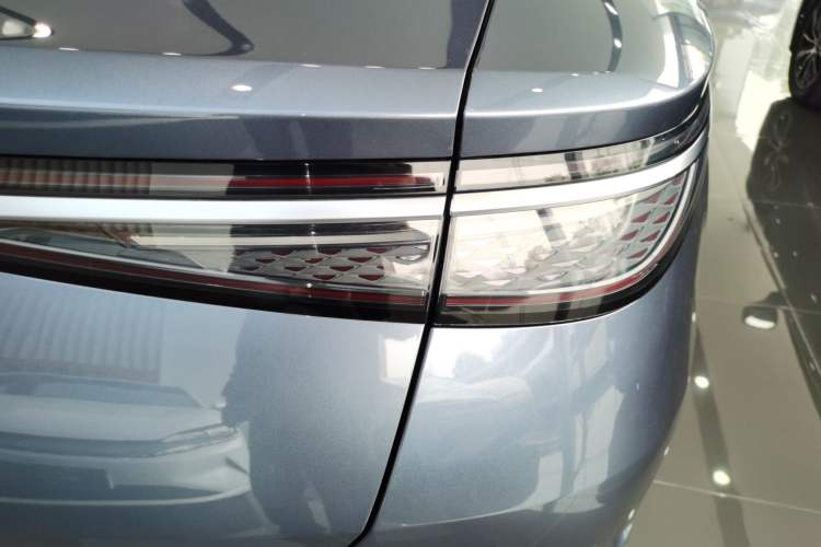 Used BYD Seal 07 DM-i 2025 DM-i 1.5L 125km Prestige Model Exterior 3