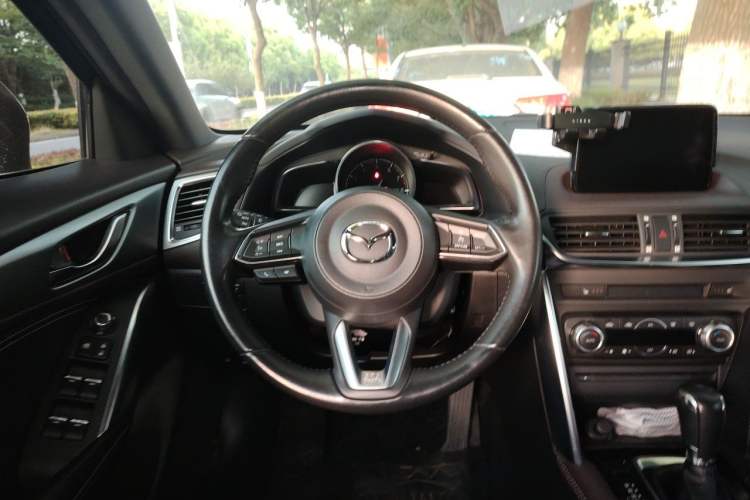 Used Mazda CX-4 2018 2.0L Automatic Two-Wheel Drive Blue Sky Leading Edition China V Standard
