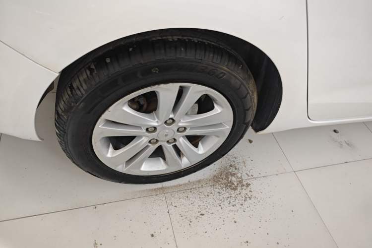 Used Chevrolet Cruze 2016 1.5L Automatic Luxury Edition Right Rear Wheel Hub