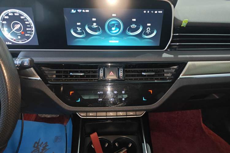 Used Hongqi HS5 2022 Revised Version 2.0T Smart Connect Flagship Edition