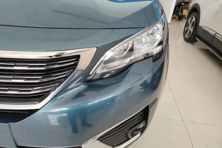 Used Peugeot 5008 2017 380THP 7-Seater Elite Edition Left Front Headlight