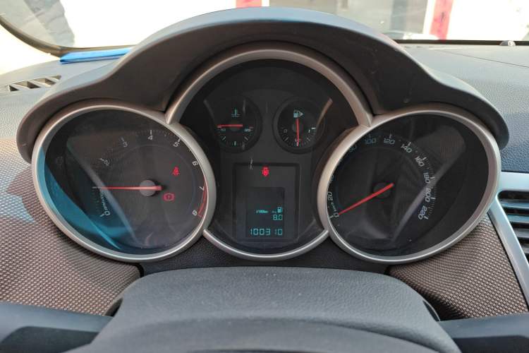 Used Chevrolet Cruze 2013 Hatchback 1.6L Manual Luxury Model
