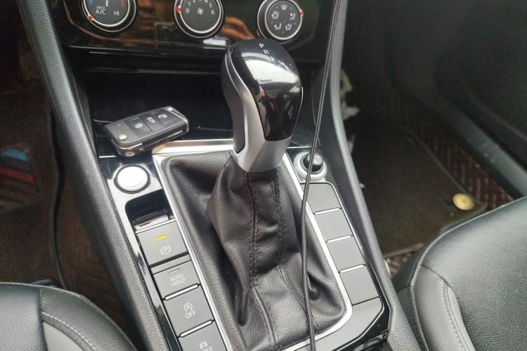 Used Volkswagen Sagitar 2021 200TSI DSG Fashionable Smart Connectivity Version Gear Lever