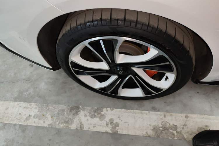 Used IM L7 2022 Pro Model Right Rear Wheel Hub