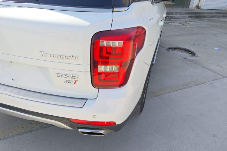 Used GAC Trumpchi GS8 2017 320T Two-Wheel Drive Luxury Smart Connectivity Version (7 Seats)
