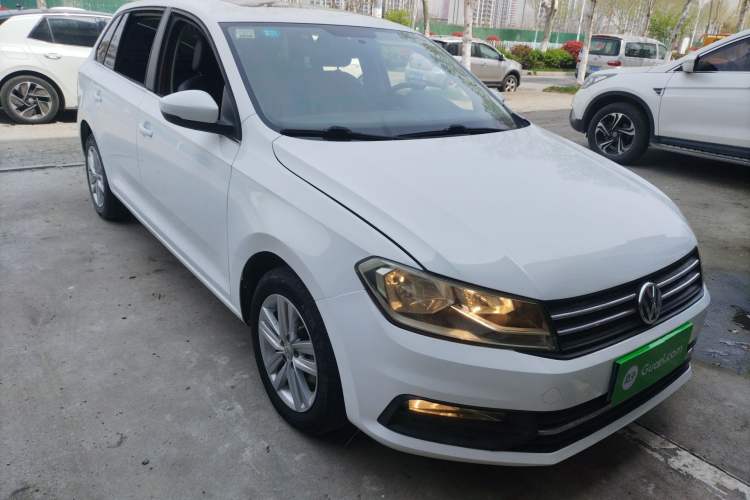 Used Volkswagen Santana 2015 Haval H9 1.6L Manual Comfort Edition Front Right 45 Deg