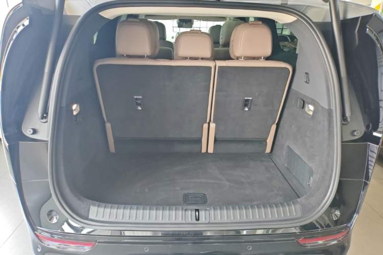 Used Li Auto MEGA 2025 Home Family Special Edition Trunk