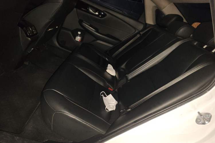 Used Honda Envix 2019 180TURBO CVT Enjoyment Edition China VI Left Rear Seat