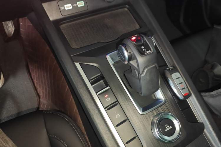 Used Great Wall Poer 2024 2.4T Commercial Version Automatic Diesel 4x4 Elite Edition Gear Lever