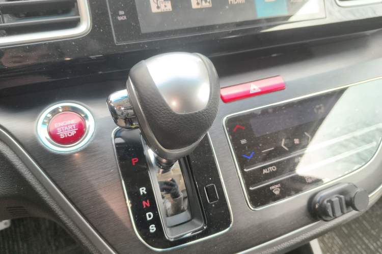 Used Honda Elysion 2016 2.4L Luxury Edition Gear Lever