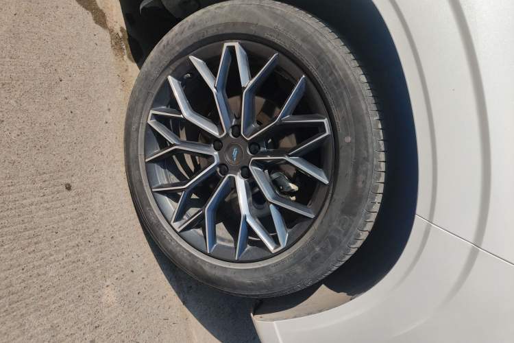 Used CHANGAN OSHAN Z6 2023 Blue Whale 1.5T DCT Smart-Led City Edition
