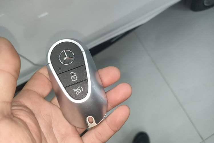 Used Mercedes-Benz C-Class 2023 Restyled C 260 L Night Edition Sports Version Vehicle Key