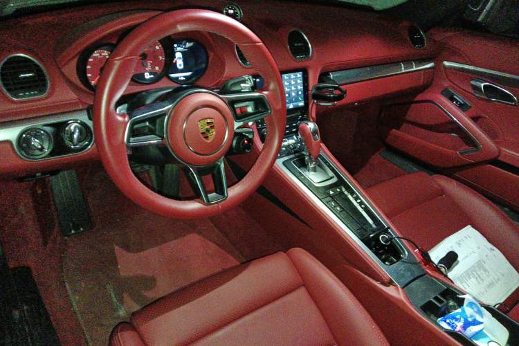 Used Porsche 718 2022 Cayman 2.0T
