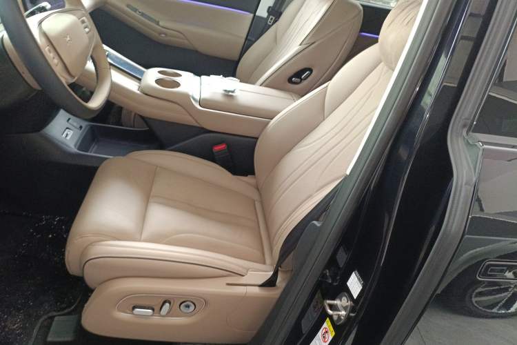 Used XPeng X9 2024 702 Ultra-Long Range Max
