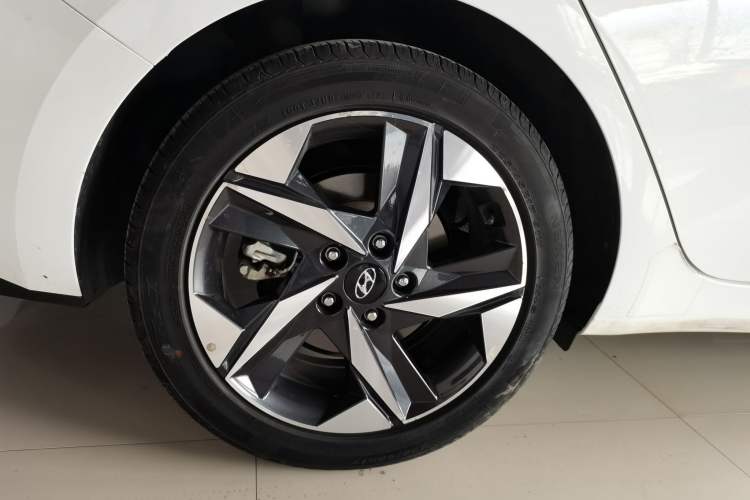 Used Hyundai Elantra 2022 1.5L CVT LUX Prestige Edition Right Rear Wheel Hub