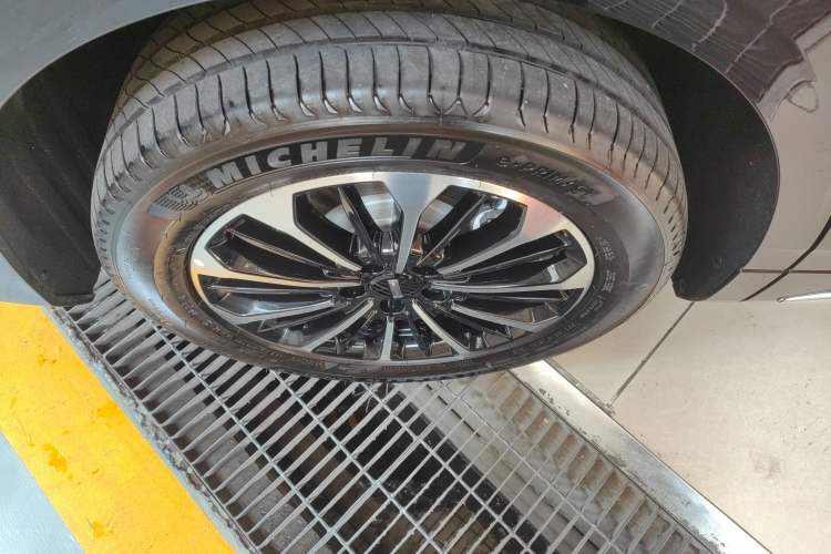 Used Wey Gaoshan 2025 Model Four-Wheel Drive Gao Shan 7
