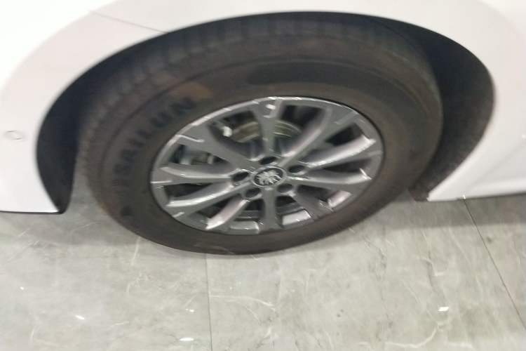 Used BYD Qin L 2025 DM-i Smart Drive 80KM Leading Model Left Front Wheel Hub
