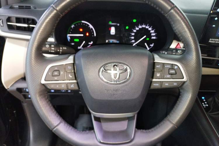 Used Toyota Granvia 2022 2.5L Hybrid Premium Edition Steering Wheel