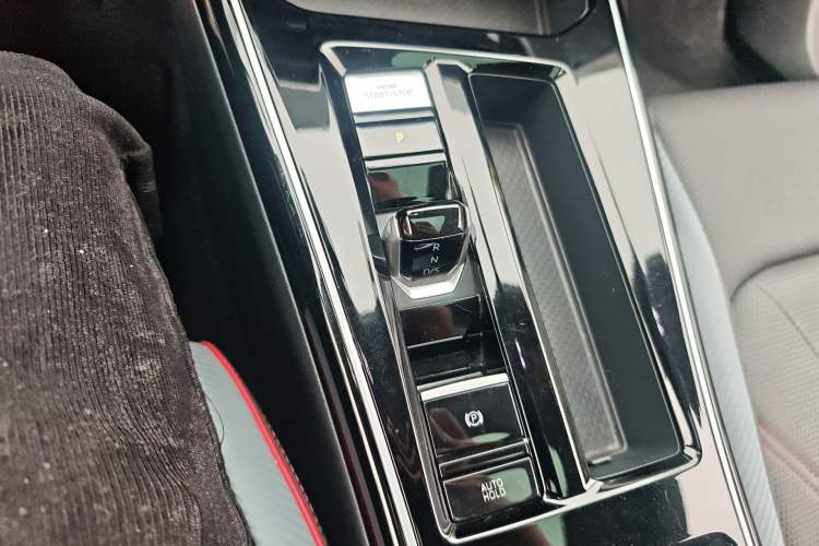 Used Volkswagen Lamando 2022 Lavida L 280TSI DSG Cool & Spicy Edition Gear Lever