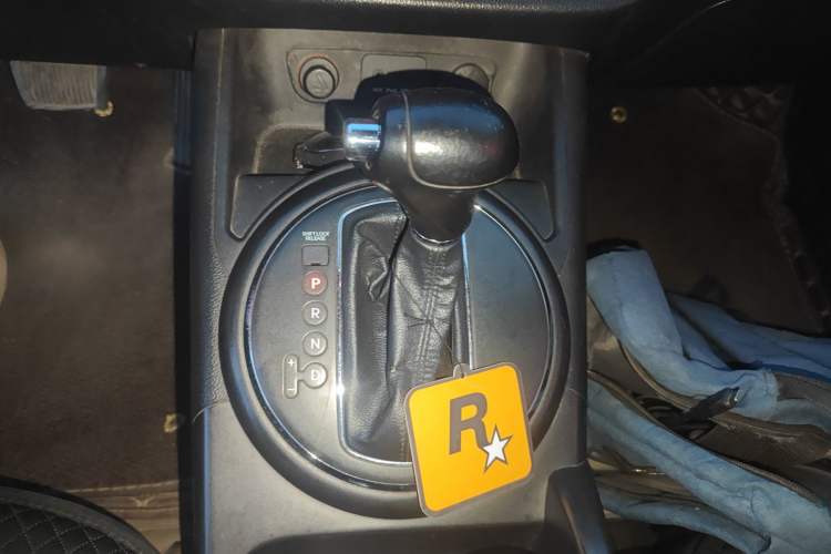 Used Kia Sportage R 2011 2.0L Automatic Two-Wheel Drive Premium Edition Gear Lever