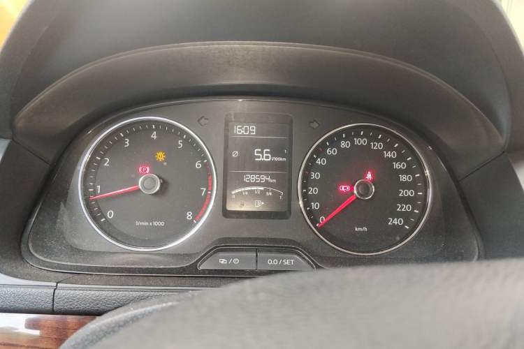 Used Volkswagen Lavida 2013 Restyled Classic 1.6L Manual Comfort Edition Instrument Cluster