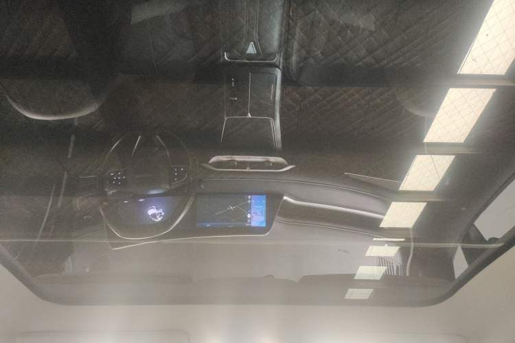 Used Venucia V DD-i 2023 60km iD Version