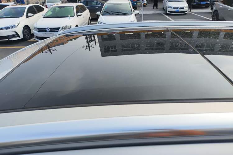 Used Hongqi HS5 2019 2.0T Smart Connect Flagship All-Wheel-Drive Version Roof