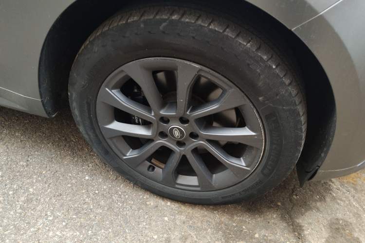 Used Land Rover Range Sport 2023 400PS Dynamic SE Right Front Wheel Hub