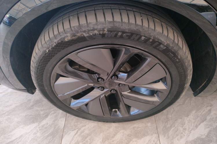 Used Li Auto L9 2024 Ultra Model Left Front Wheel Hub