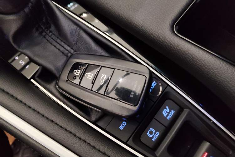 Used Toyota Avalon 2023 Dual-Engine 2.5L Luxury Edition
