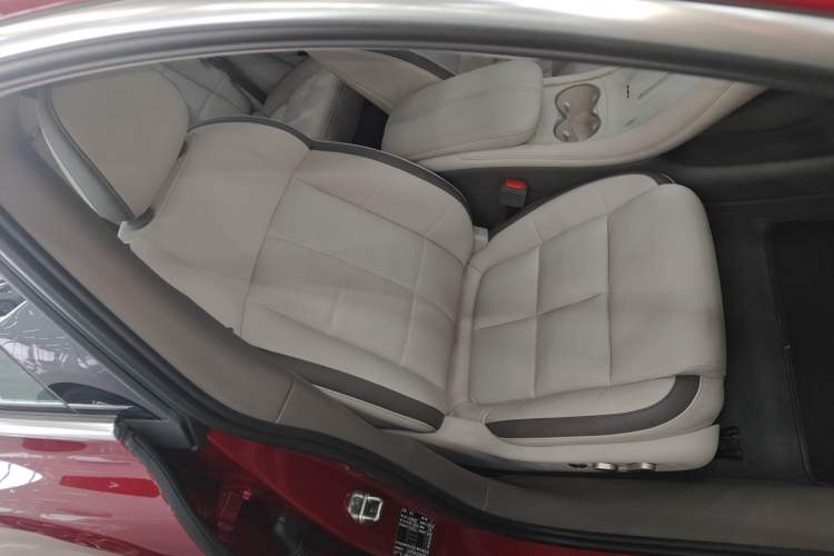 Used IM L6 2025 Max Right Front Seat