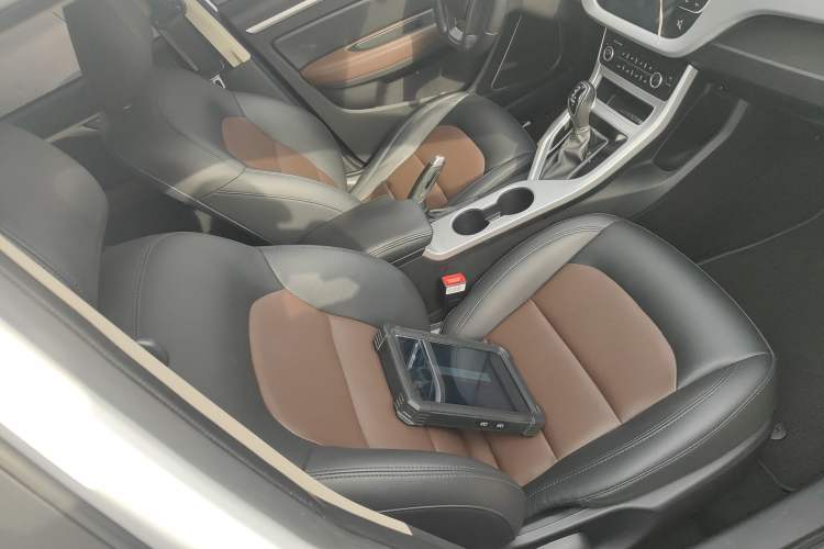 Used Geely Auto Vision 2019 Upgraded Model 1.5L CVT Luxury Version China VI Standard
