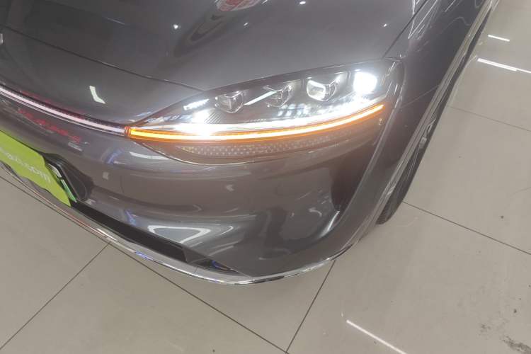 Used Hima Luxeed R7 2026 Model Range-Extending Ultra