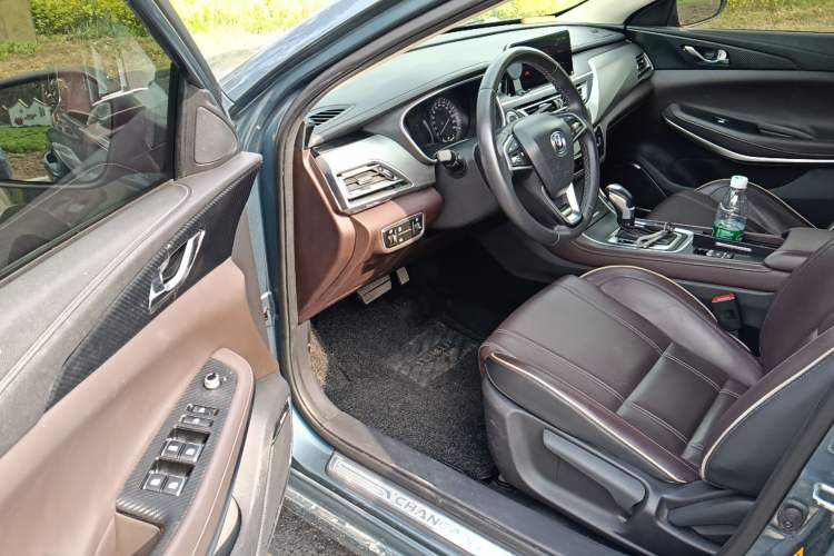 Used CHANGAN Raeton CC 2018 1.5T Automatic Haoya Model Guangmang Edition China V Standard
