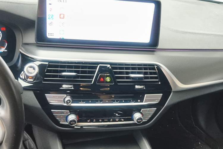 Used BMW 5 Series 2022 Restyled 530i Sport Line with M Sport Package Audio And AC Panel