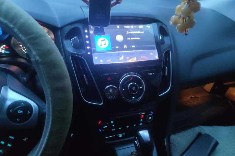 Used Ford Focus 2012 Sedan 1.6L Automatic Fashion Edition