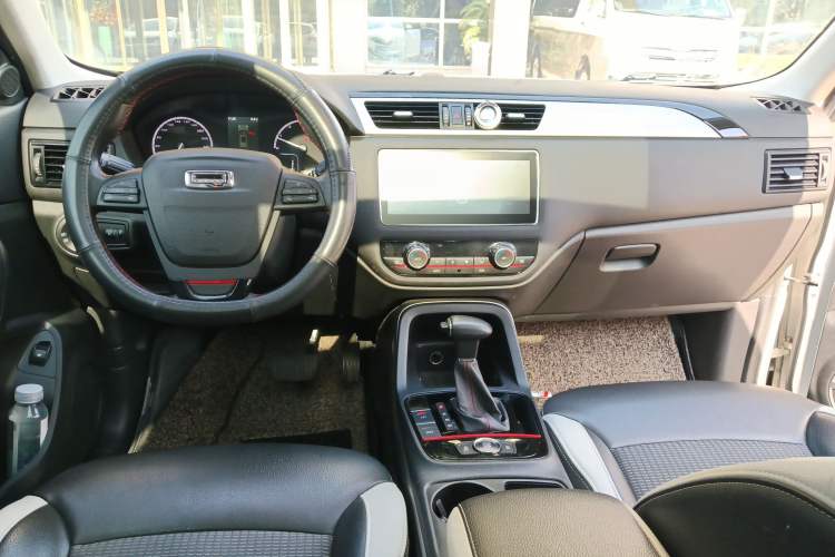 Used Qoros 5 2018 Revised 1.6T Automatic Luxury Version Center Console